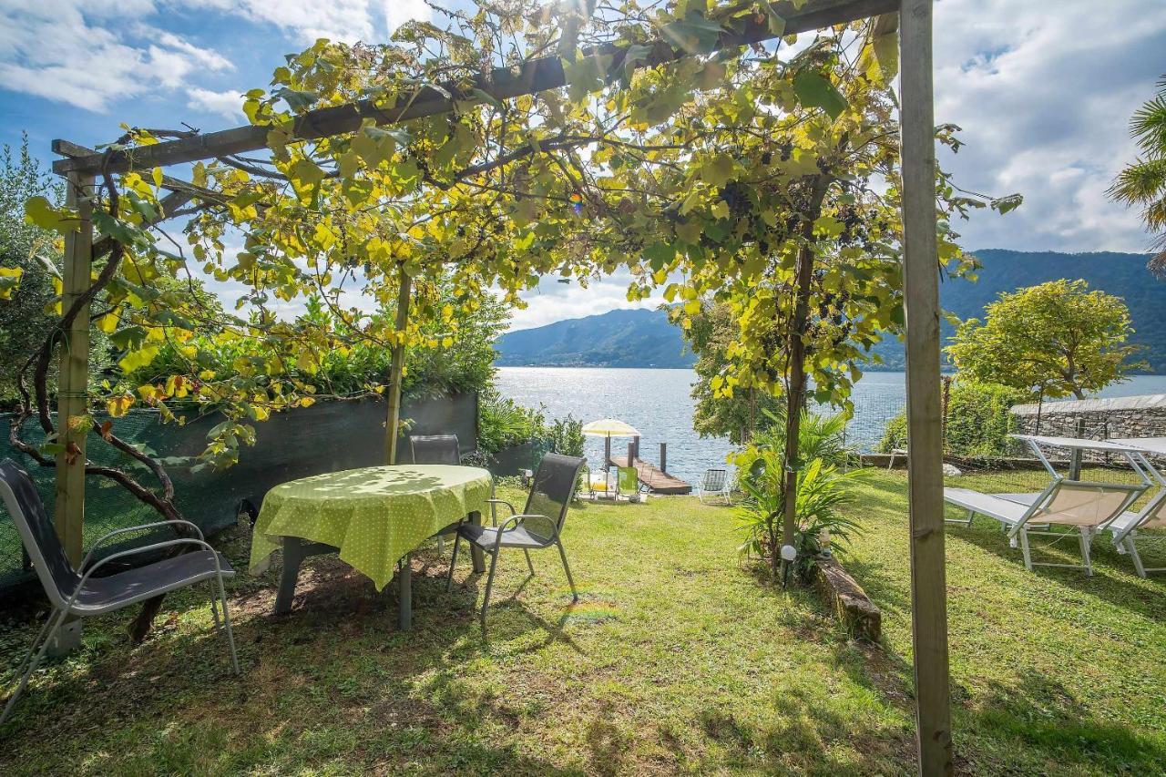 Il Glicine Appartamento Con Darsena Privata A Lago Pettenasco Εξωτερικό φωτογραφία